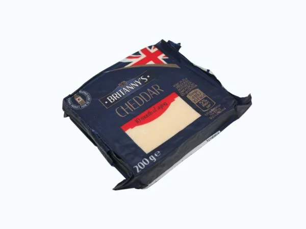 Сир кусковий Чеддер Brittanys Cheddar Британський 10 місяців витримка 200г - 2