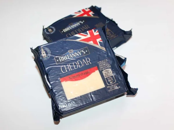 Сир кусковий Чеддер Brittanys Cheddar Британський 10 місяців витримка 200г - 3