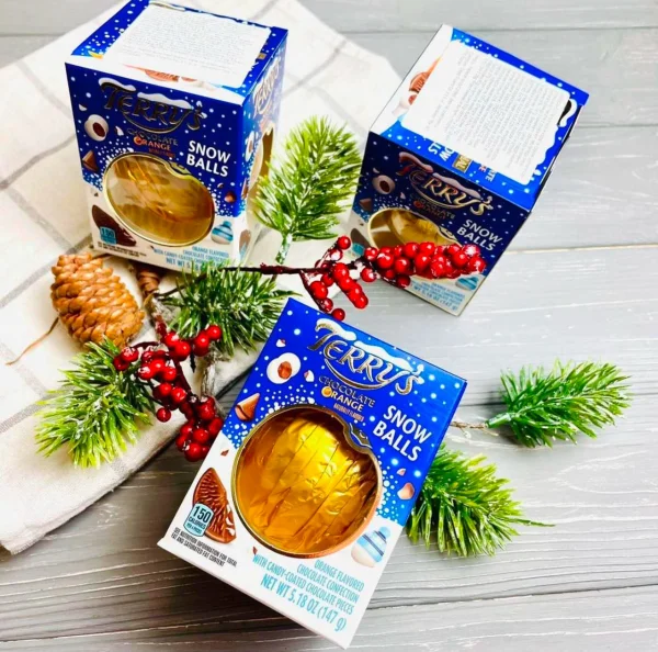 Шоколад у формі Апельсина молочний Terrys Chocolate Orange Snow Balls cнігові шарики з шоколадним драже 147г - 2