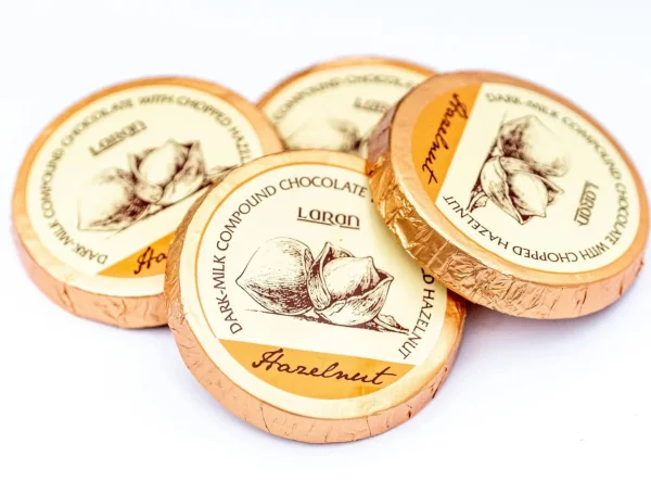 Цукерка шоколадна Медальон Laran Dark Milk Compound Chocolate Chopped Hazelnut Ларан темномолочний шоколад з Фундуком в Фользі 20г - 2