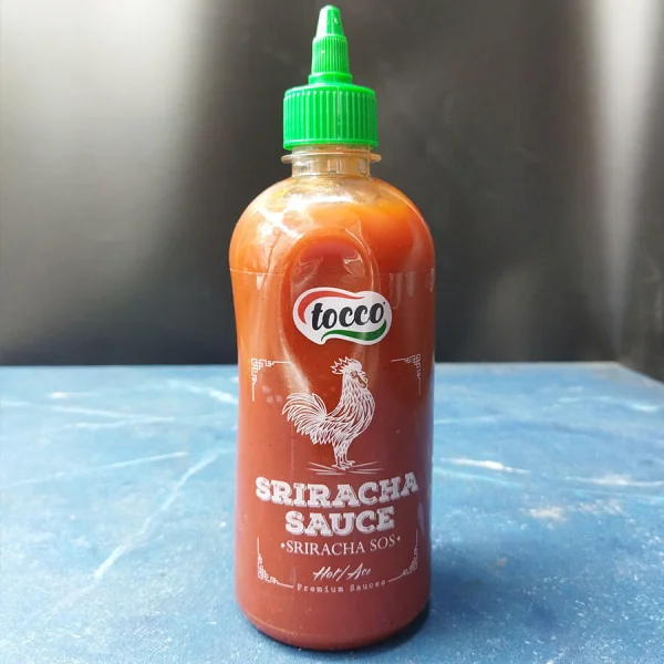 Соус Екстра гострий з дозатором Tocco Sriracha Sause Hot Jalapeno Токко Шрірача з халапеньо Червоний 520г - 1