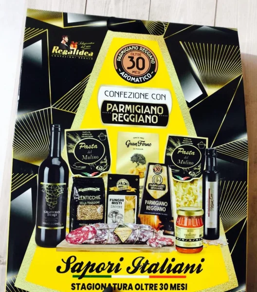 Набір Подарунок Італійські Смаки Regalidea Confezione con Parmigiano Reggiano Sapori Italiani сирна Вечеря 10шт Бокс 2500г - 2