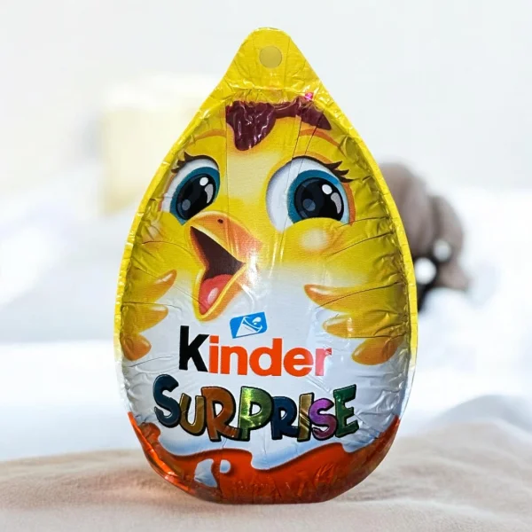 Шоколадне яйце Пасхальне курчатко з Іграшкою Kinder Surprise Easter egg Girl Кіндер Сюрпрайз Дівчинка з бантом 72г - 1