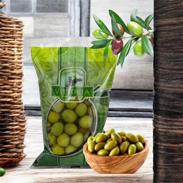 Оливки Гігантські зелені Vittoria Olive Verdi Dolci Giganti Вітторіа Дольчі сорт Гіганті з кісточками Солодкі вакуум пакет 850г - 1